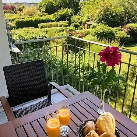 Mit Grossem Balkon - Ruhig, Elbnah & Stadtnah *